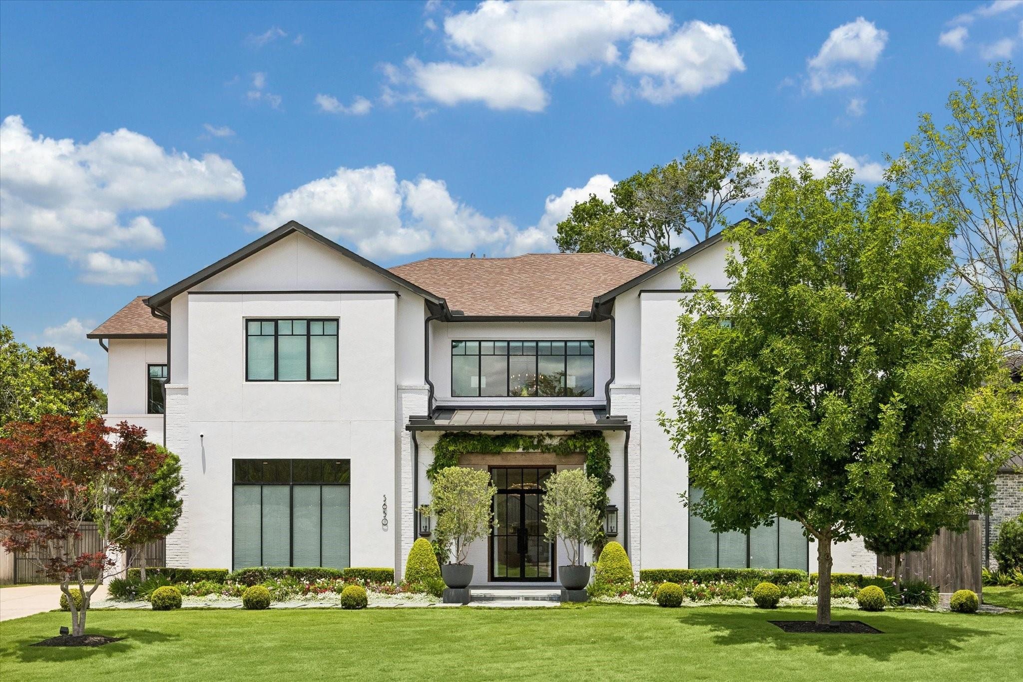 Chevy Chase Dr, Houston, TX 77056