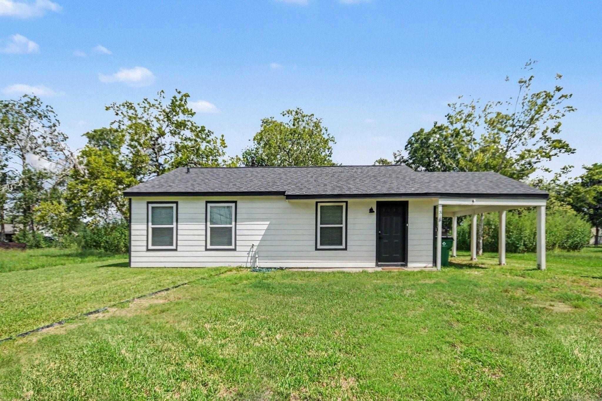 Columbia St, Angleton, TX 77515