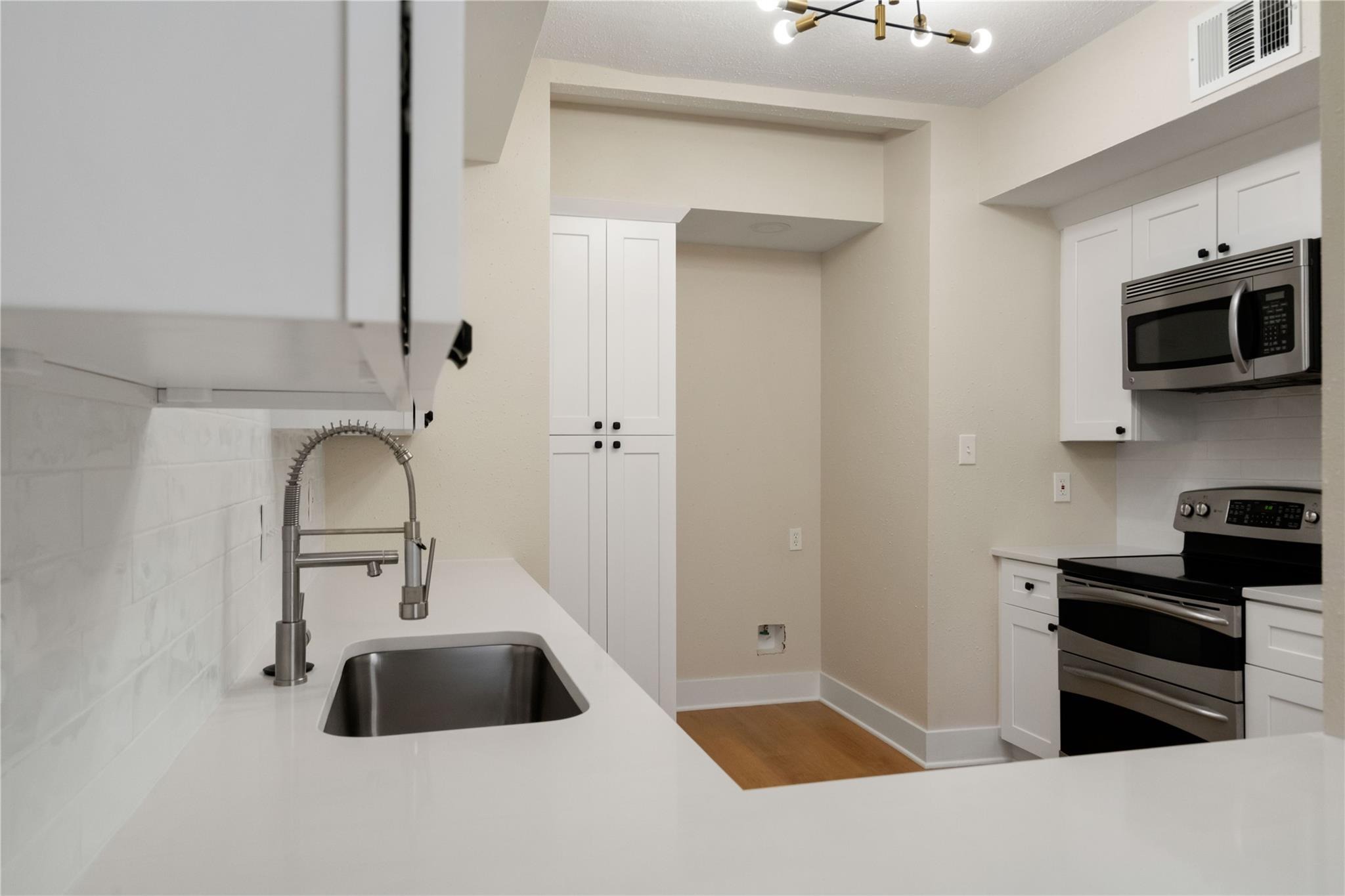 Augusta Dr, Houston, TX 77057 #1