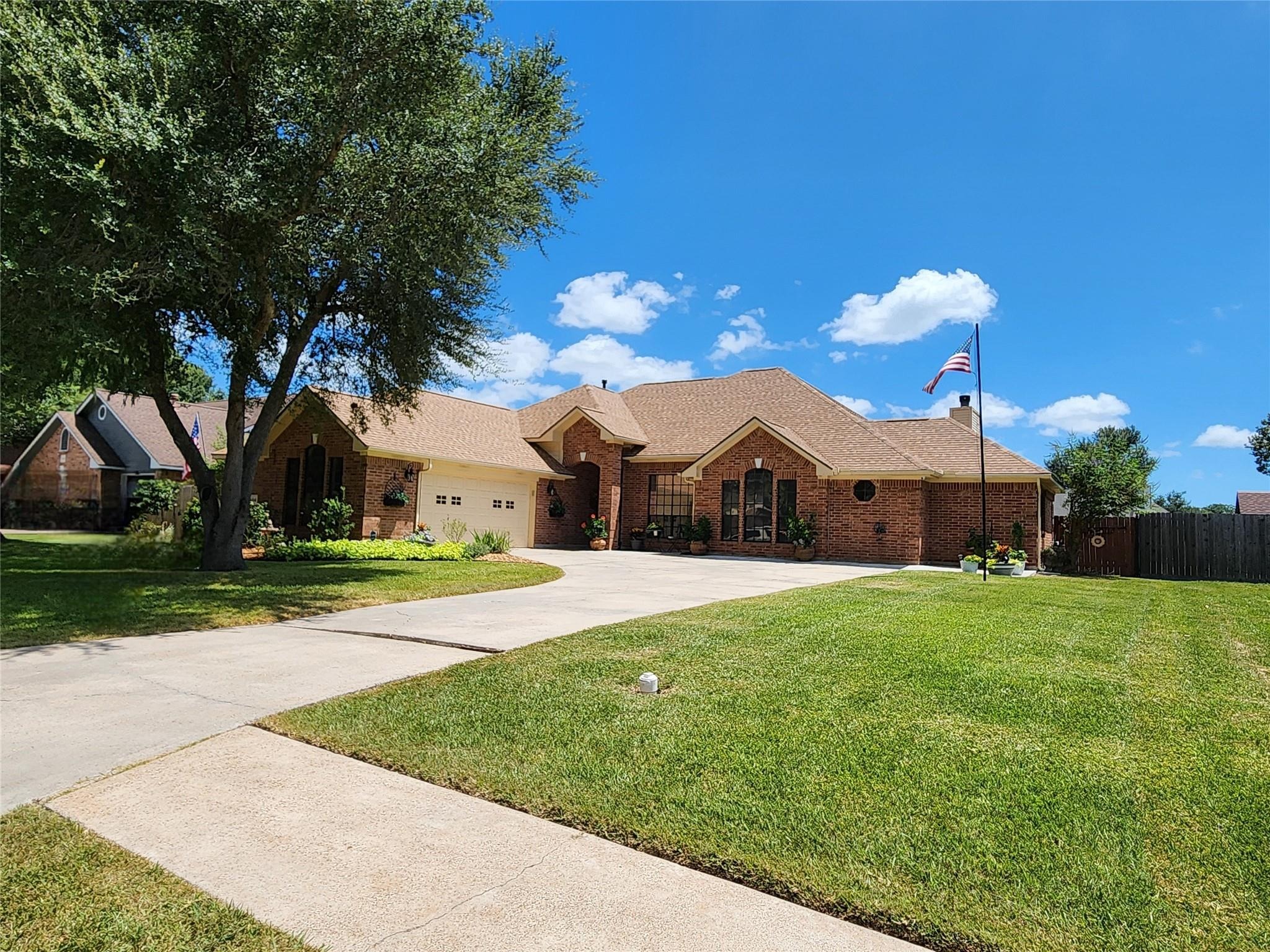 Portulaca St, Lake Jackson, TX 77566