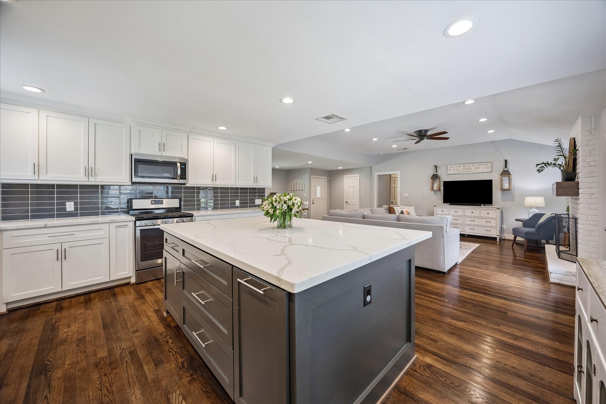 Cheena Dr, Houston, TX 77096 #1
