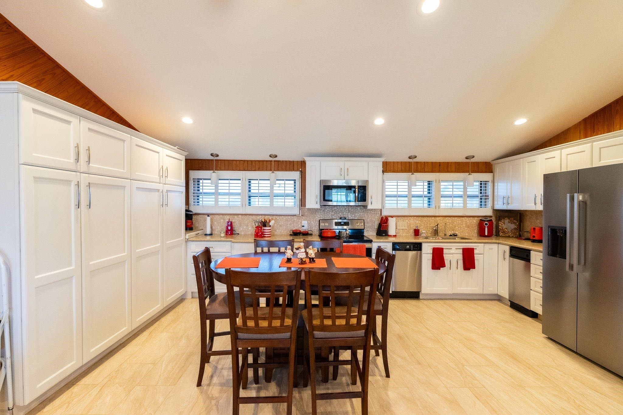 8th St, Dickinson, TX 77539 #1