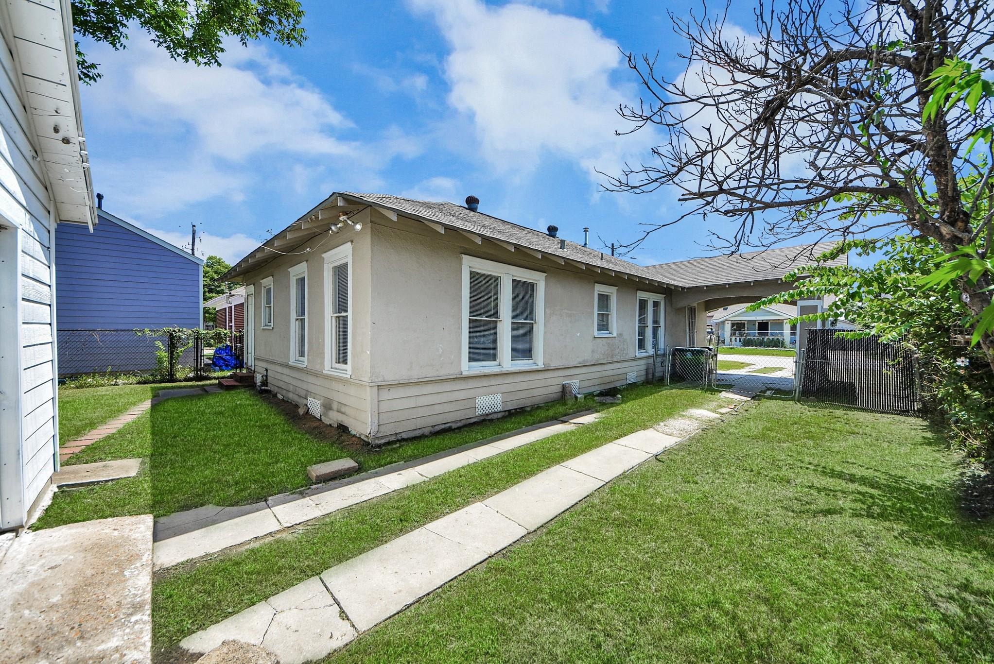 Jenkins St, Houston, TX 77003 #1