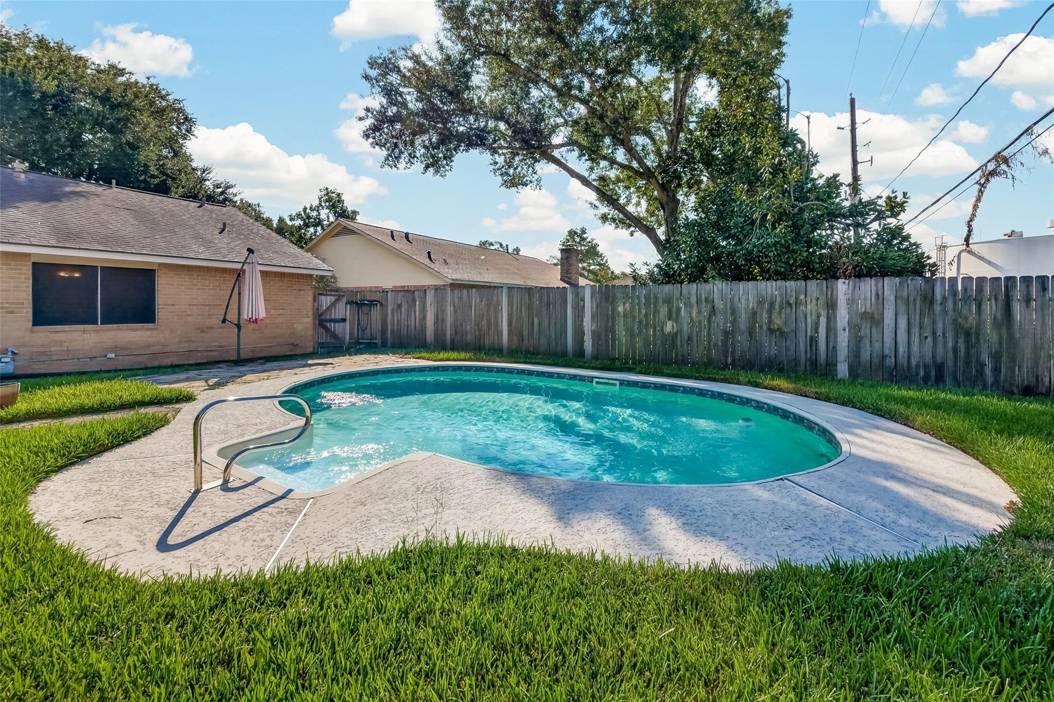 Meadowhill Dr, Spring, TX 77388