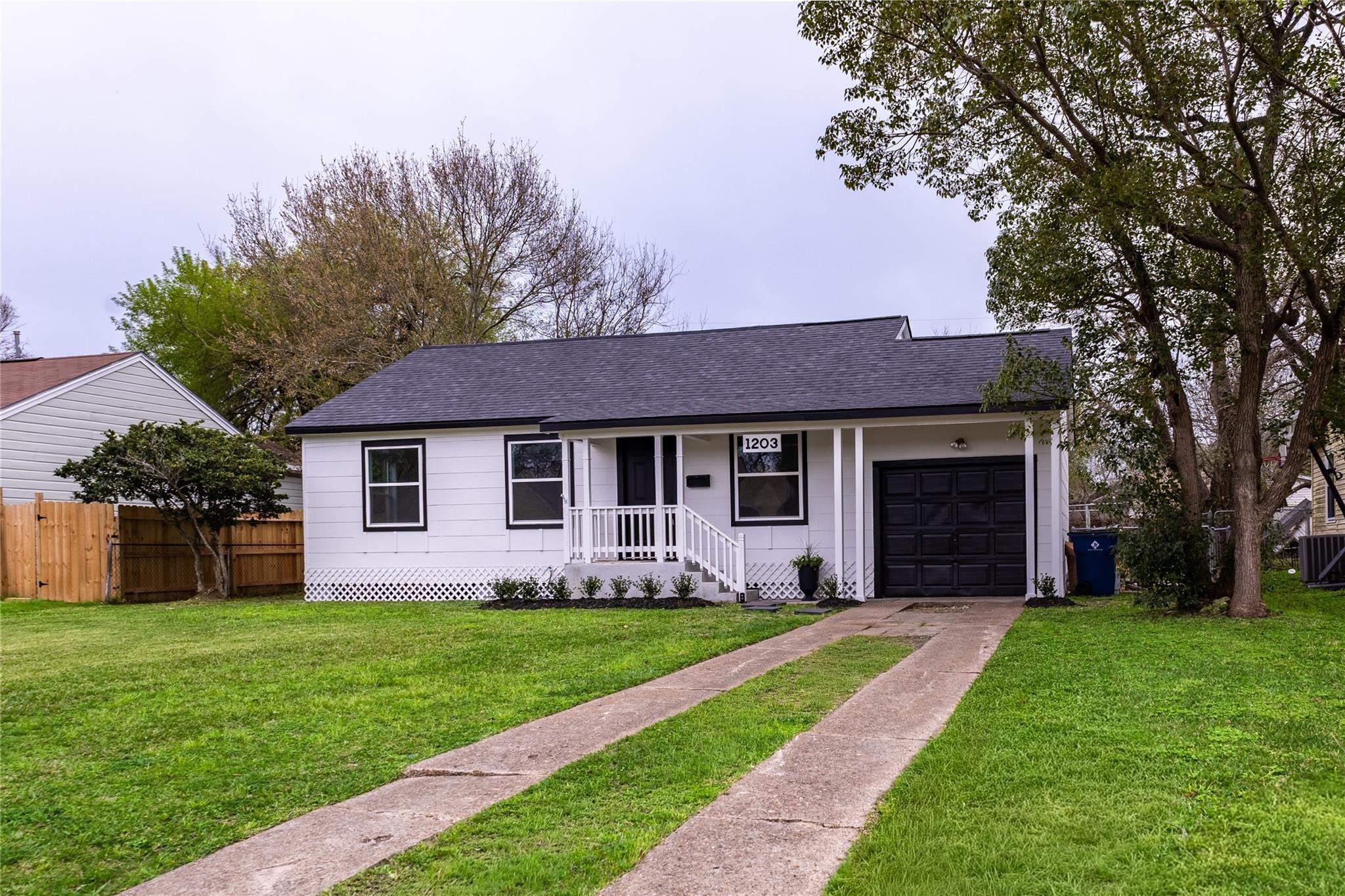 17th Ave, Texas City, TX 77590