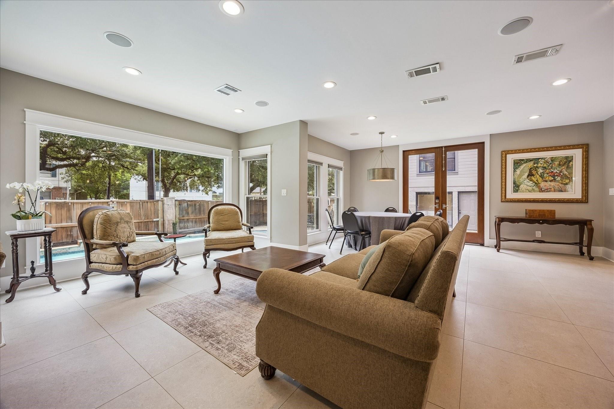 Clay St, Houston, TX 77023 #1