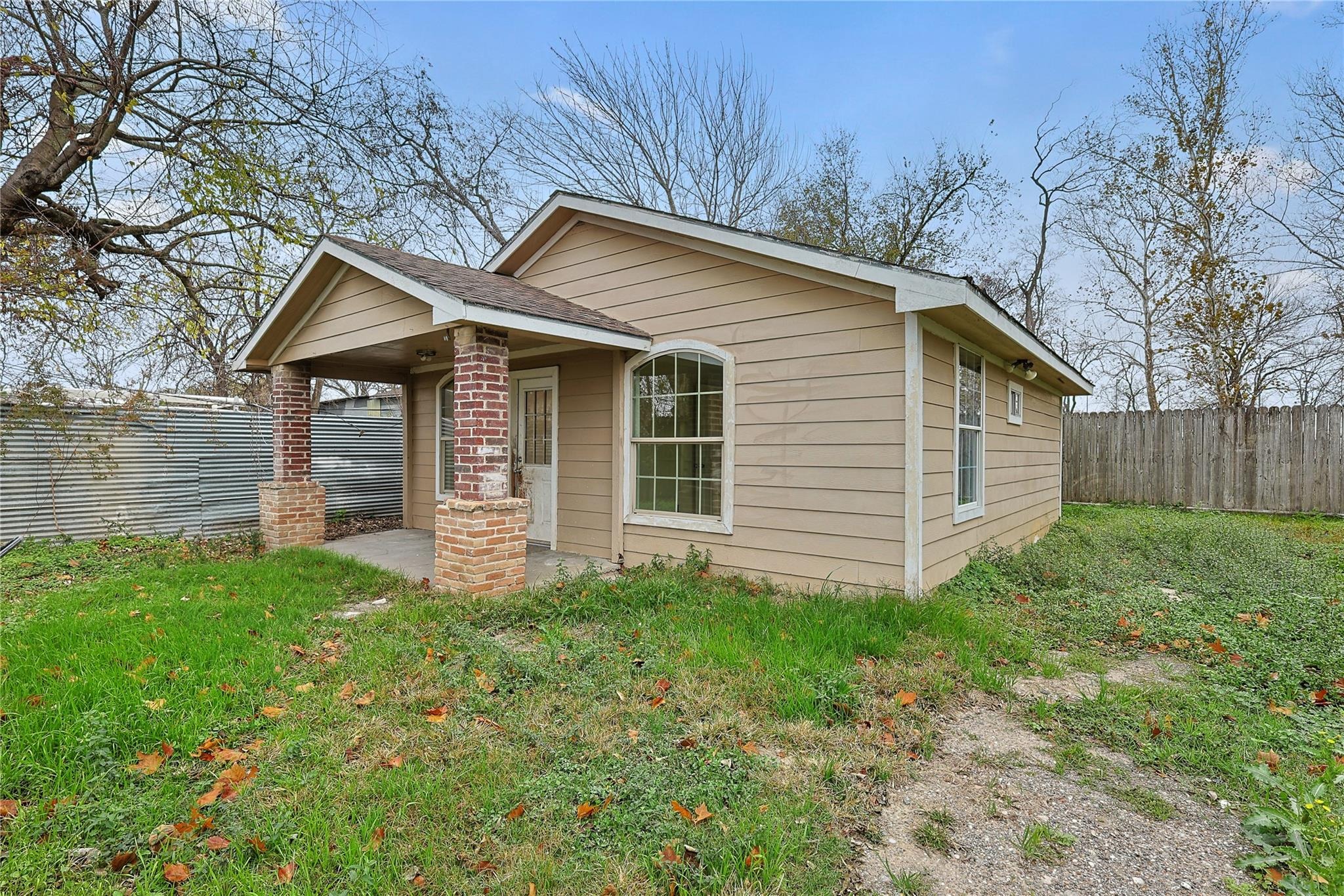 Luther St, Houston, TX 77076