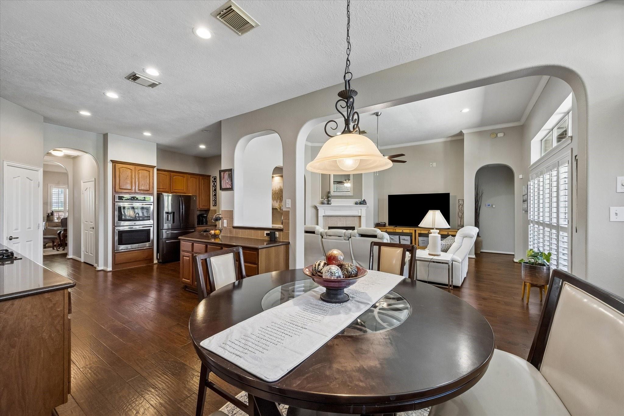 Woodcrest Dr, Friendswood, TX 77546 #1