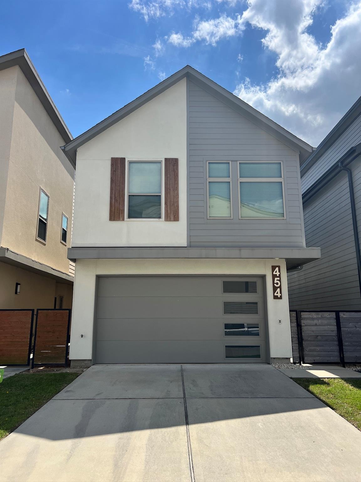 Centro Cir, Conroe, TX 77385