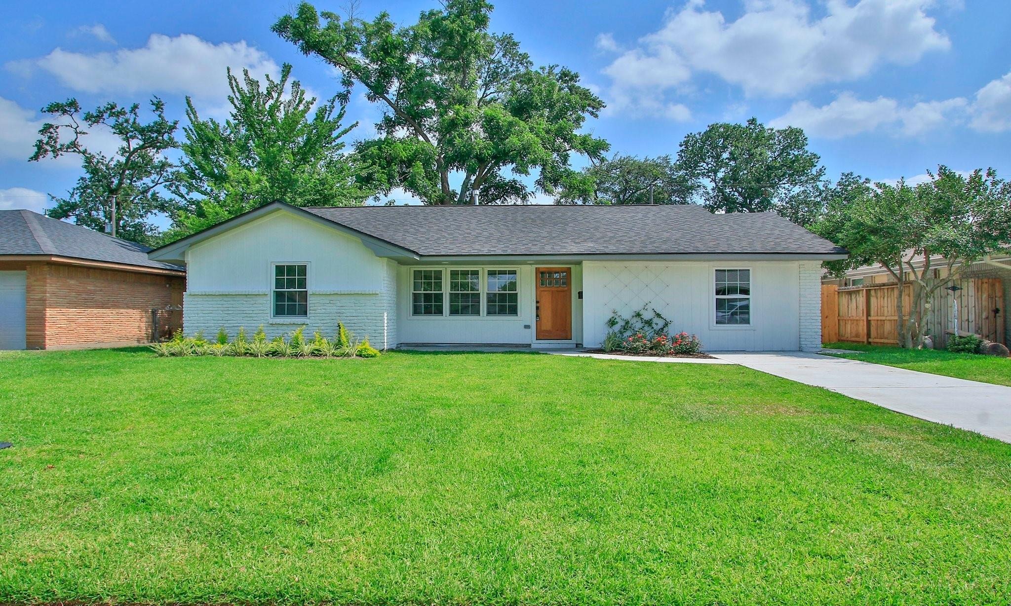 DE Lange Ln, Houston, TX 77092