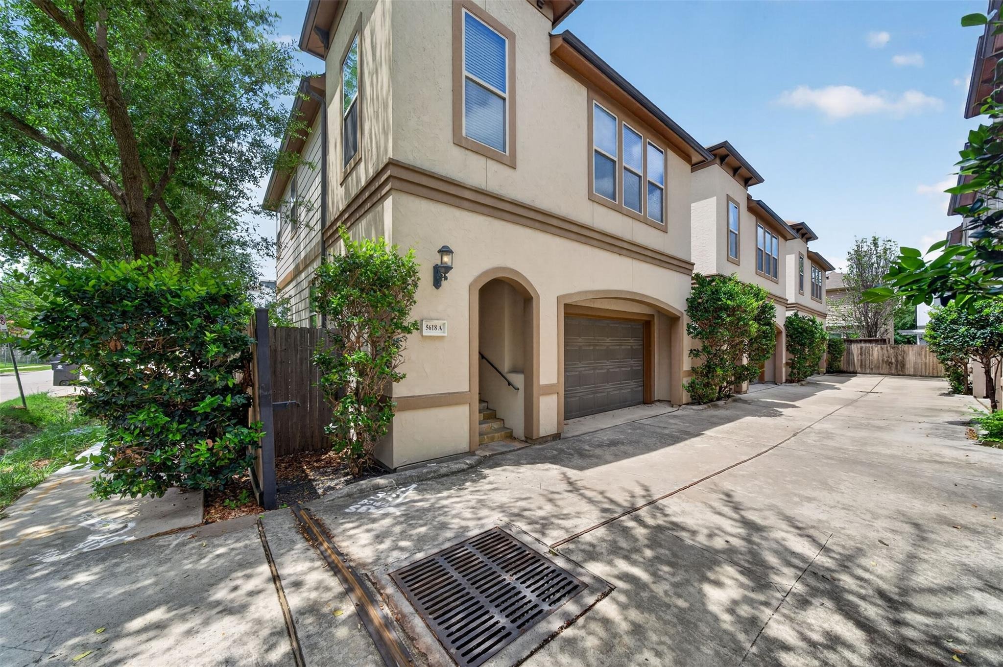 Petty St, Houston, TX 77007