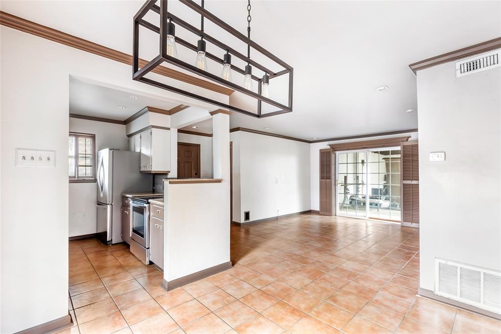 Briarhurst Dr, Houston, TX 77057