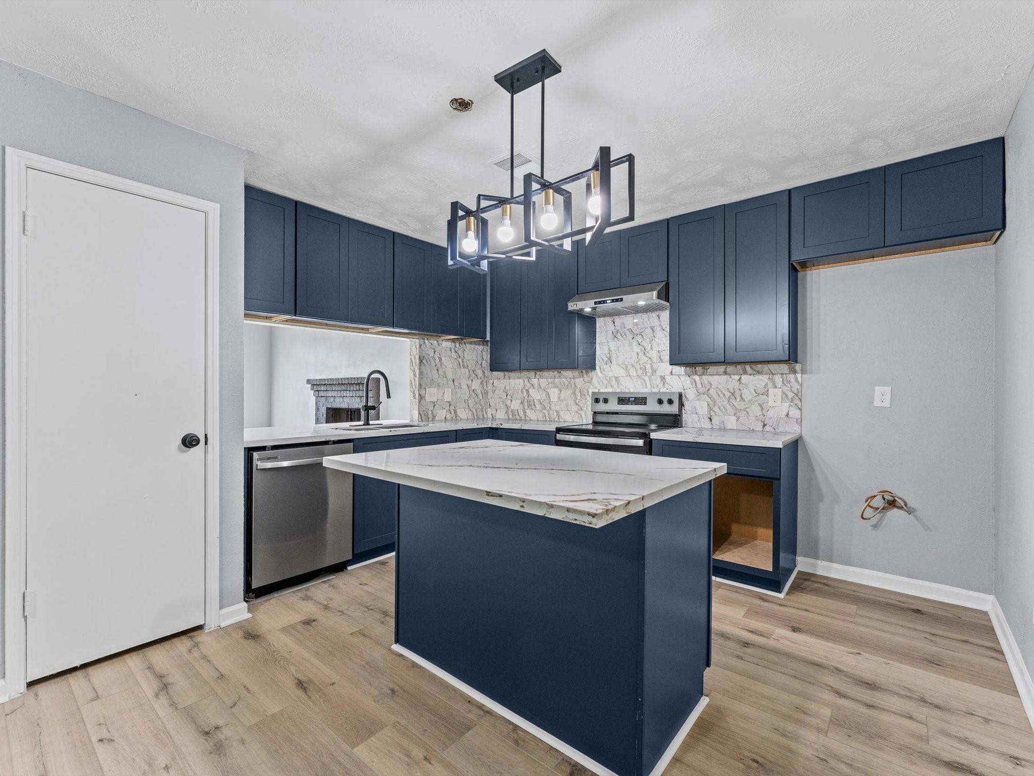 Kenwood Ln, Houston, TX 77013 #1