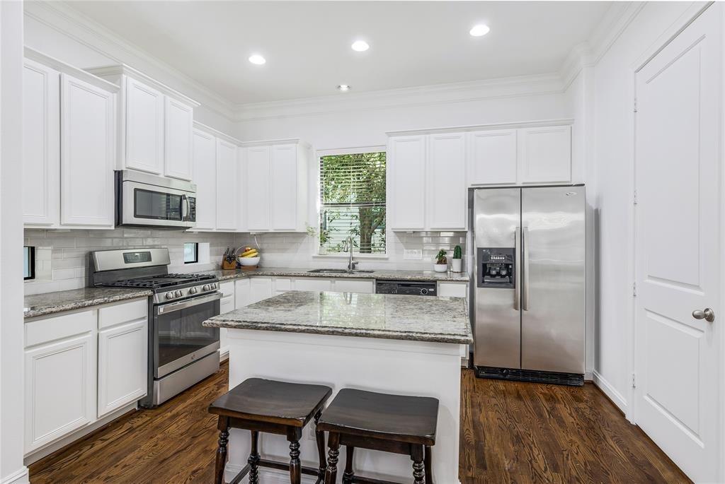 Lakeshore Bend Dr, Houston, TX 77080 #1