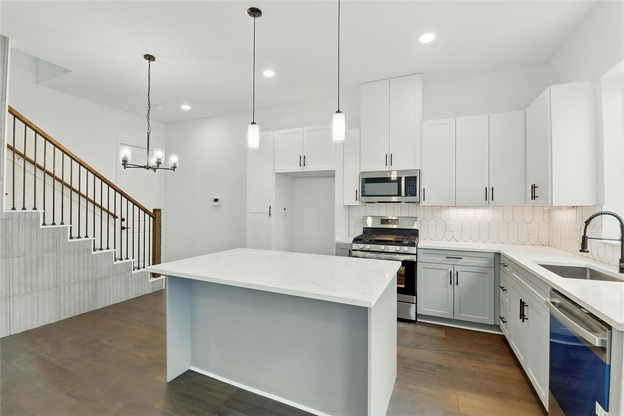 Clark Rd, Houston, TX 77076 #1