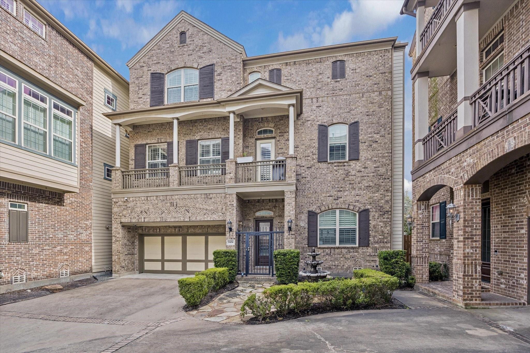 24th St, Houston, TX 77008