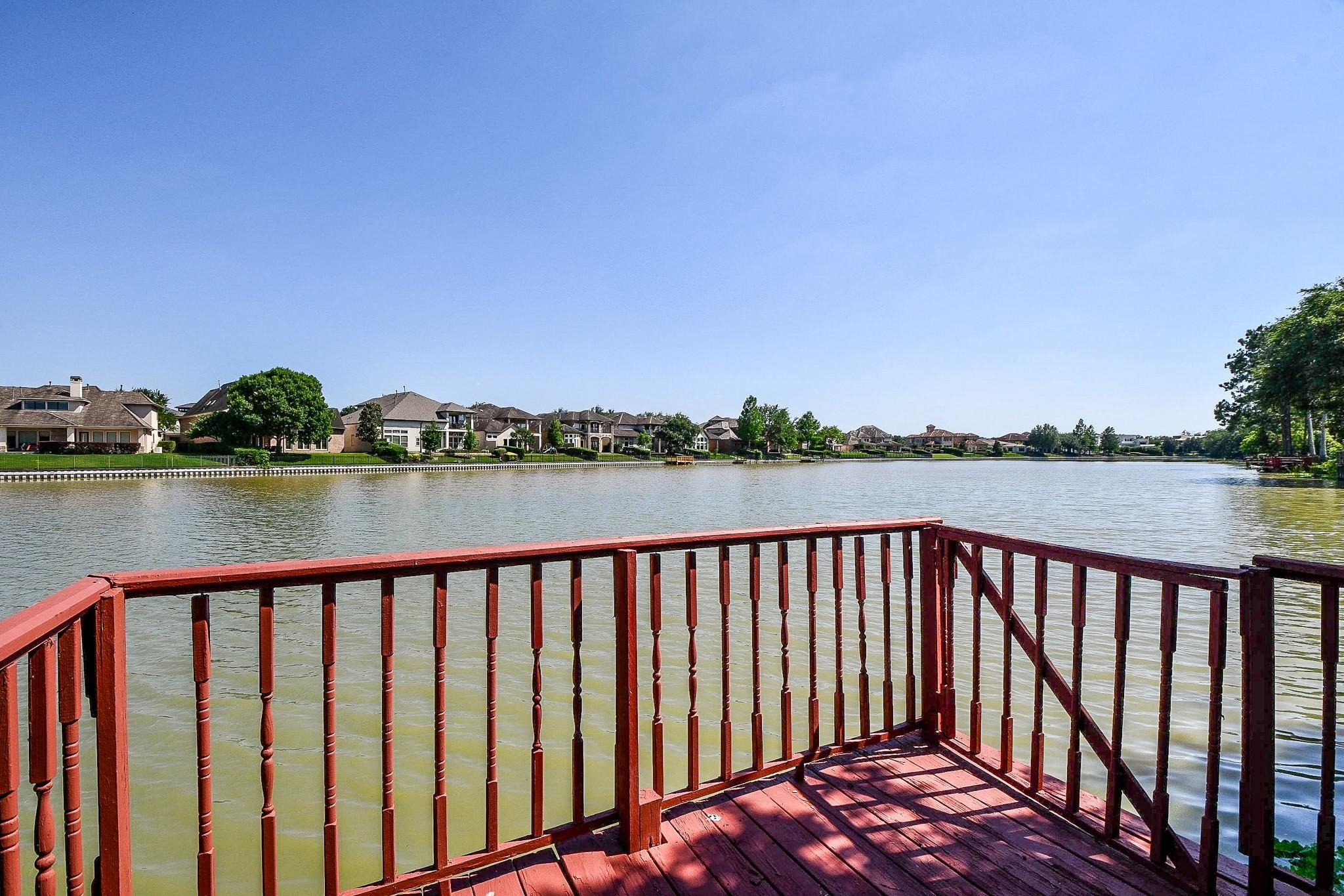 Kingfisher Dr, Sugar Land, TX 77478