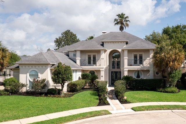 Schubach Dr, Sugar Land, TX 77479