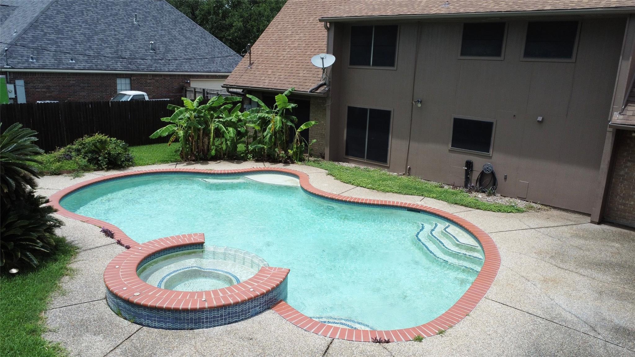 Arrowhead Dr, Baytown, TX 77521
