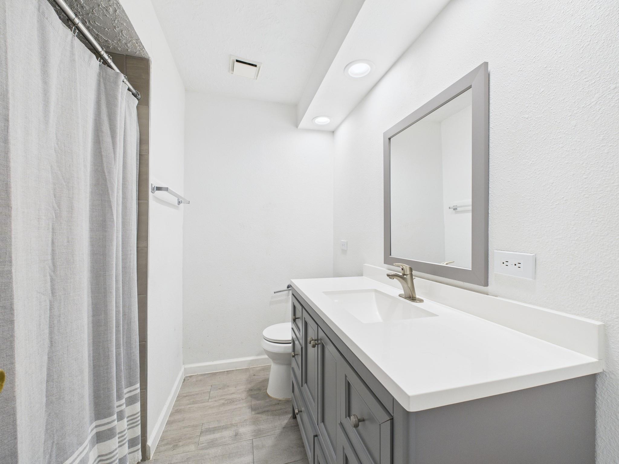 Meadow Dr, Houston, TX 77073