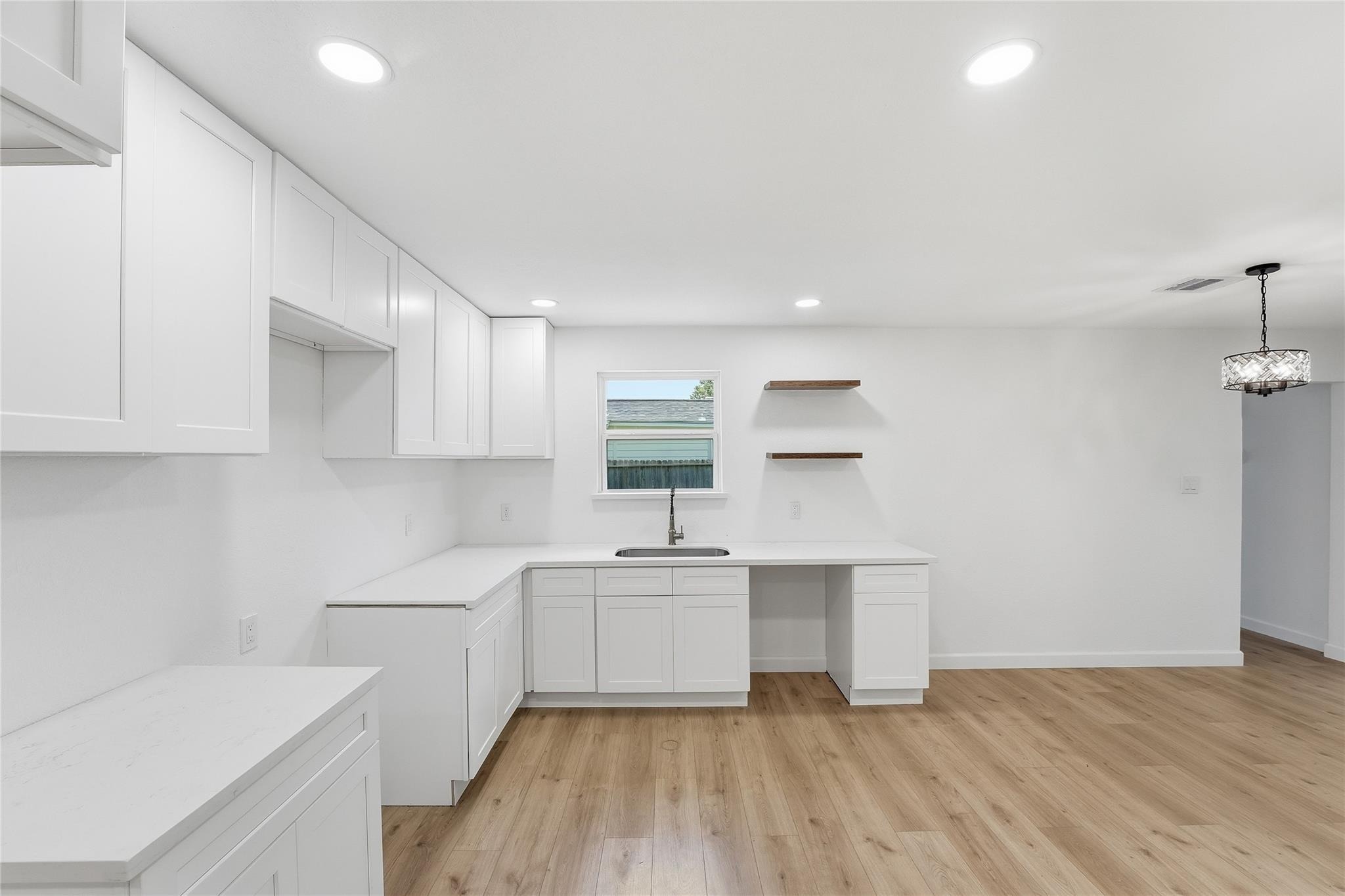 Knoll St, Houston, TX 77028 #1