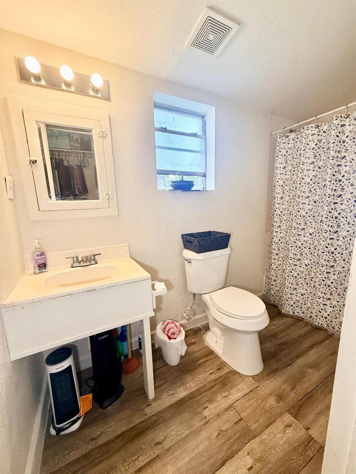 Boswell St, Houston, TX 77009 #1