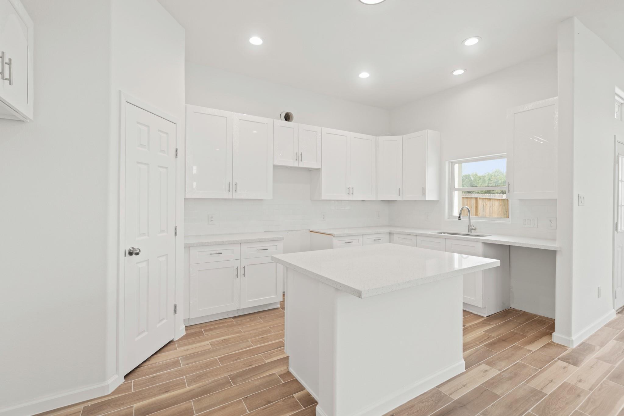 Leabrandon Ln, Houston, TX 77045 #1