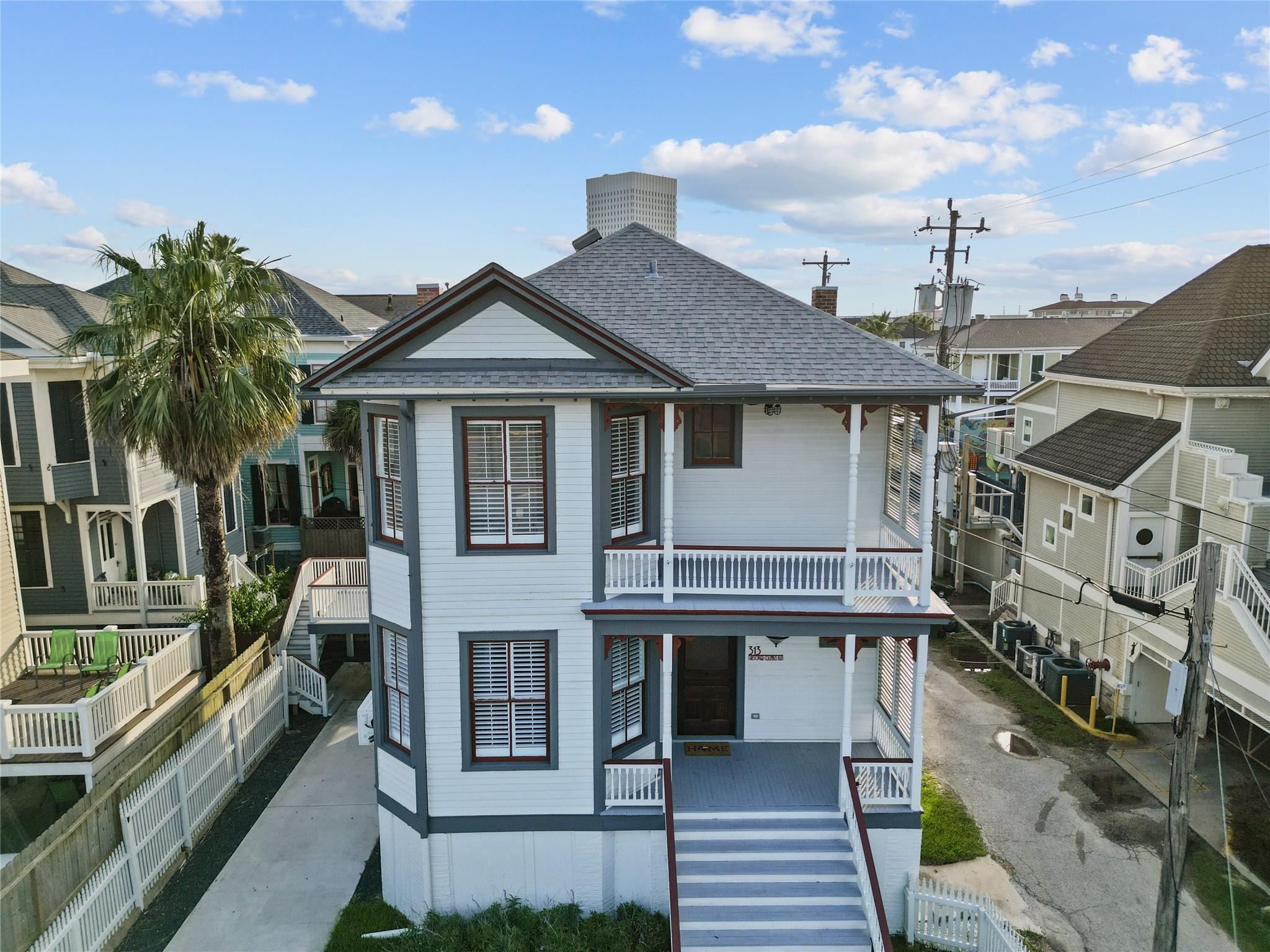 14th St, Galveston, TX 77550
