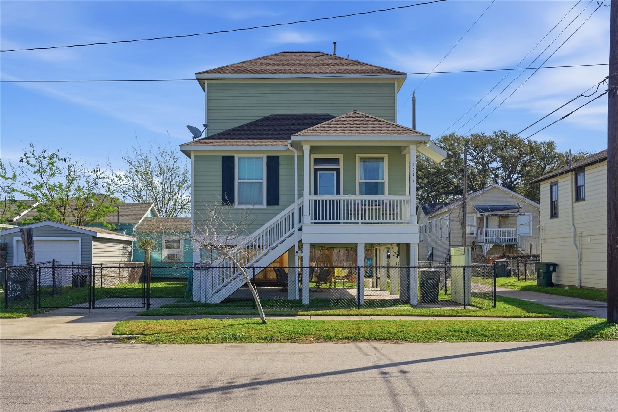 55th St, Galveston, TX 77551
