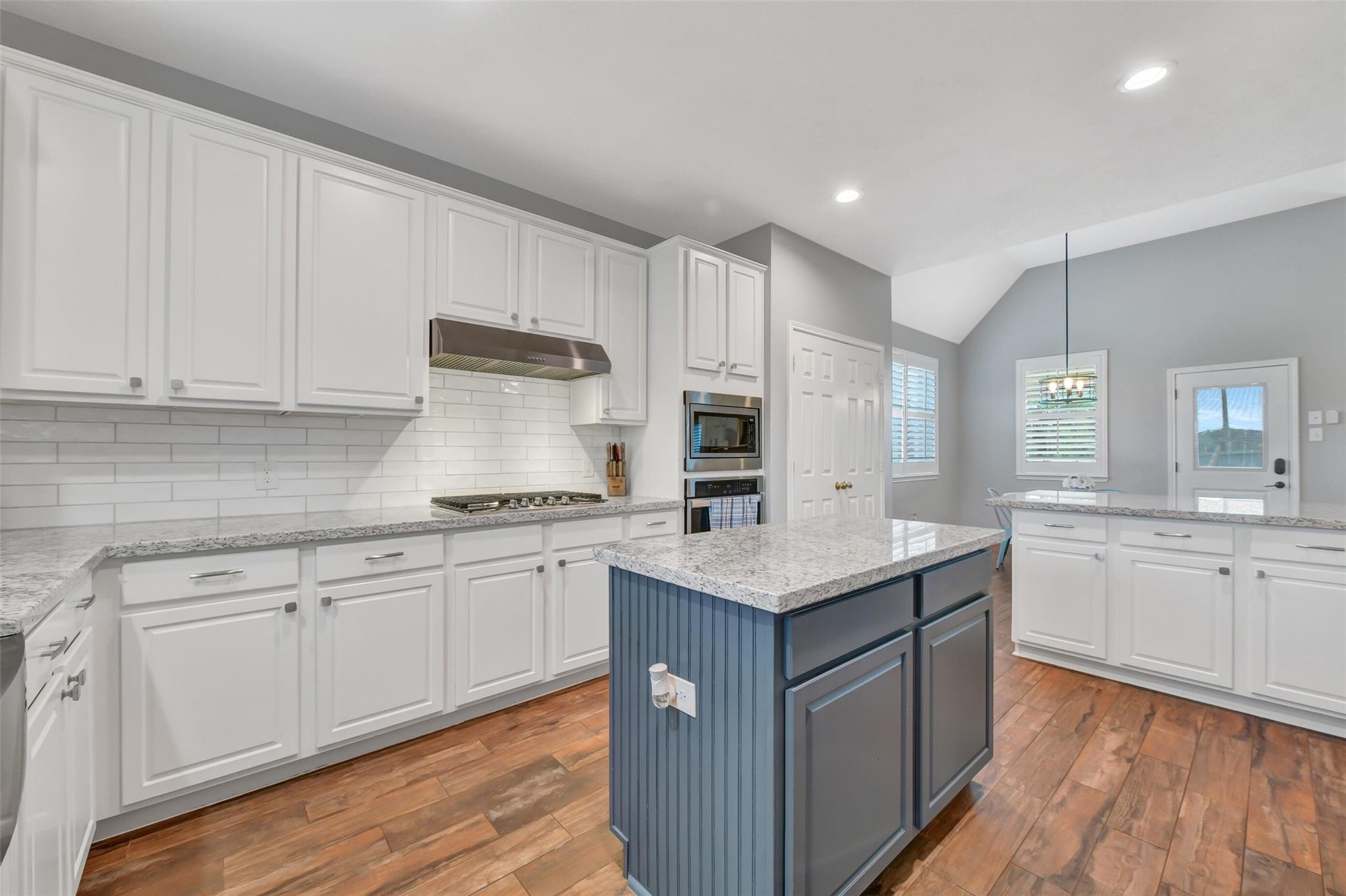 High Ridge Cir, Friendswood, TX 77546 #1
