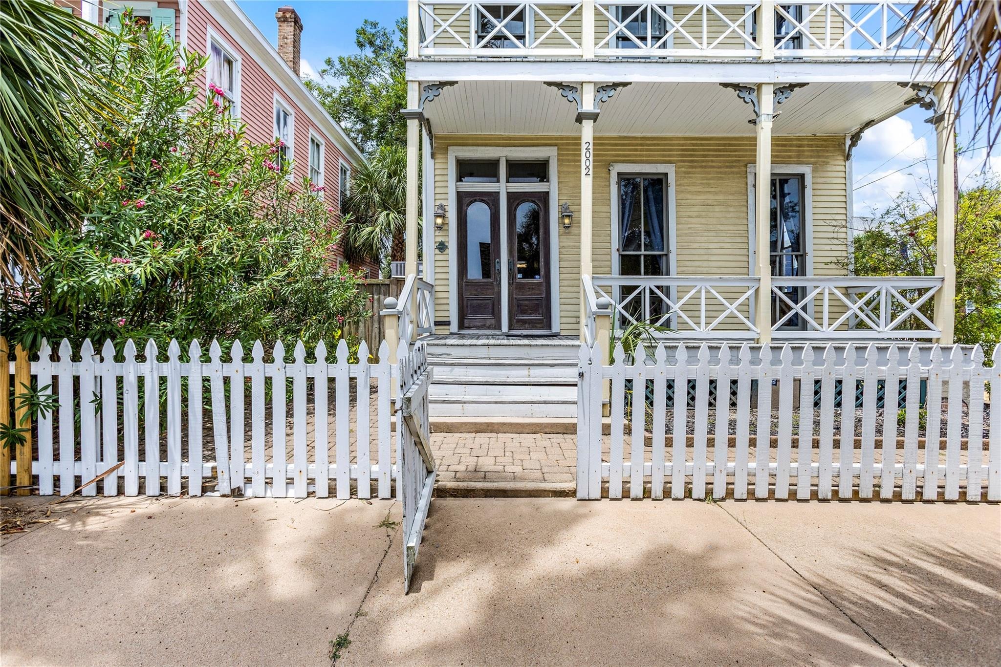 Avenue K , Galveston, TX 77550