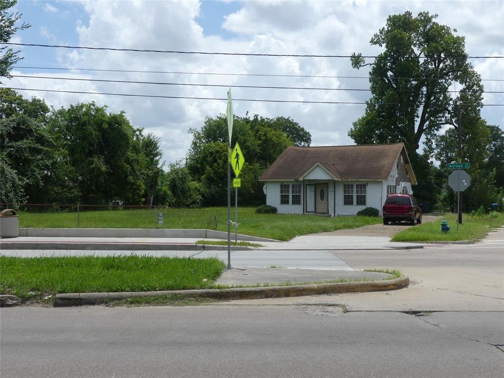 Airline Dr, Houston, TX 77037