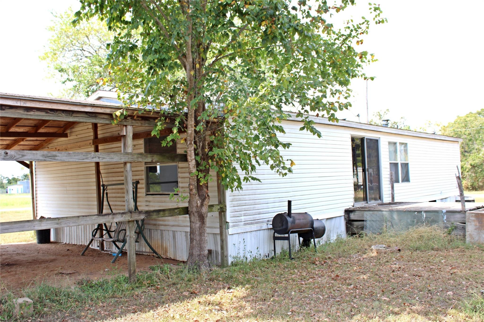 Travis St, Alleyton, TX 78935 #1