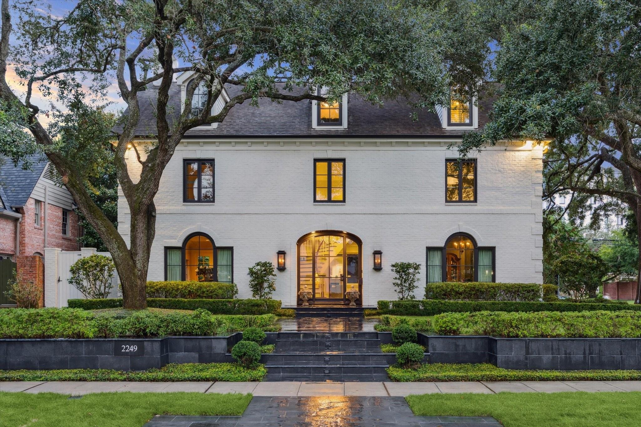 Pelham Dr, Houston, TX 77019