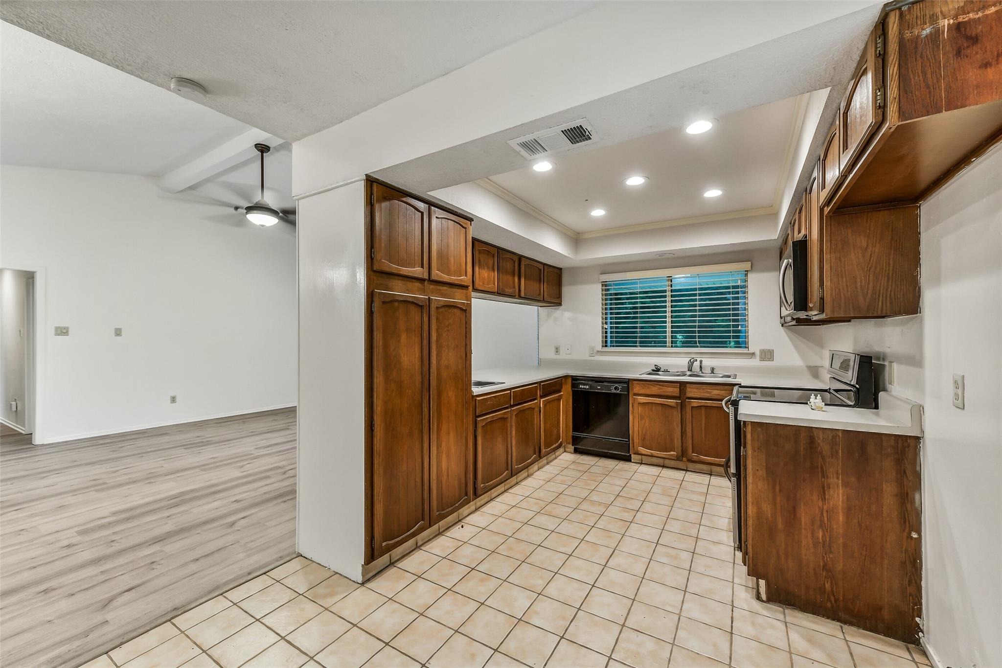 Castle Harbour Dr, Friendswood, TX 77546 #1