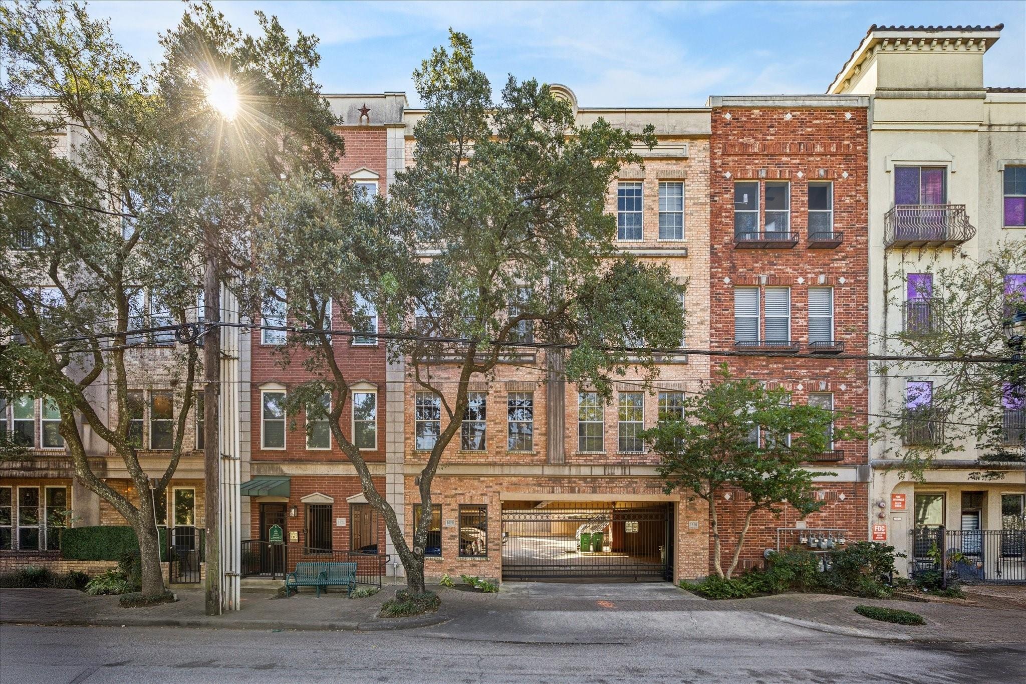 Elgin St, Houston, TX 77004