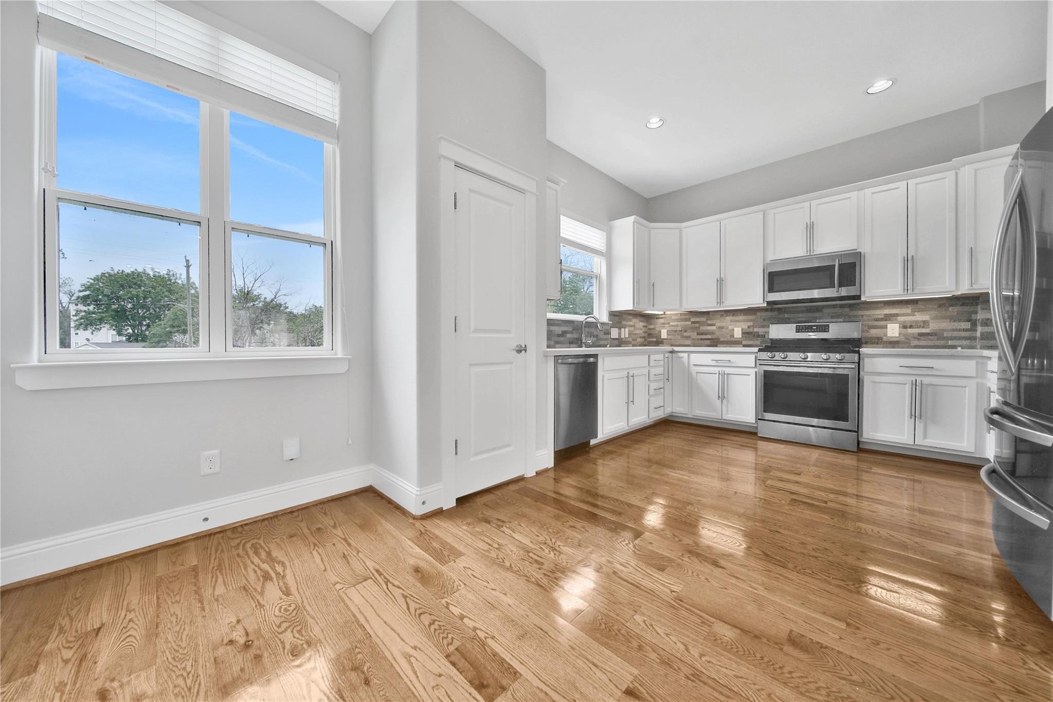 28th St, Houston, TX 77008 #1