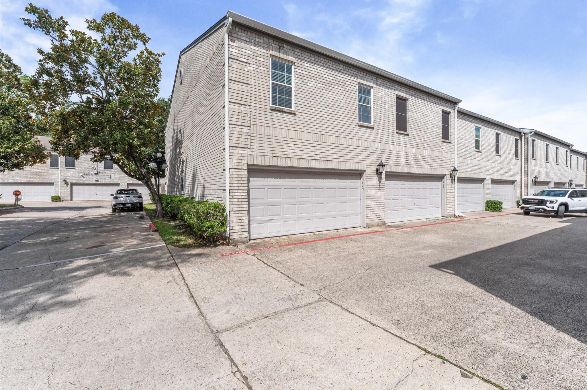 Red Oak Dr, Houston, TX 77090