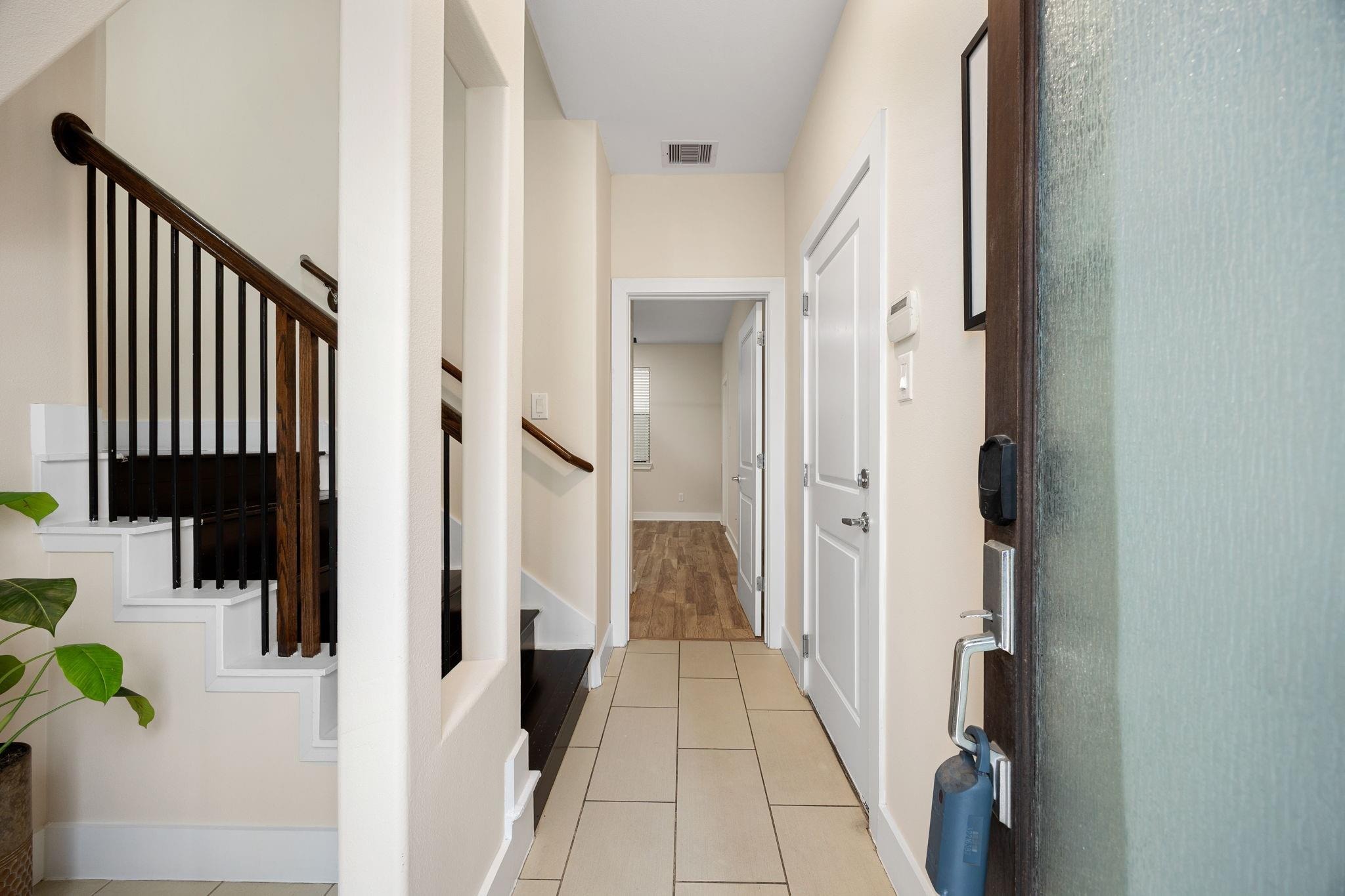 Hickory St, Houston, TX 77007 #1