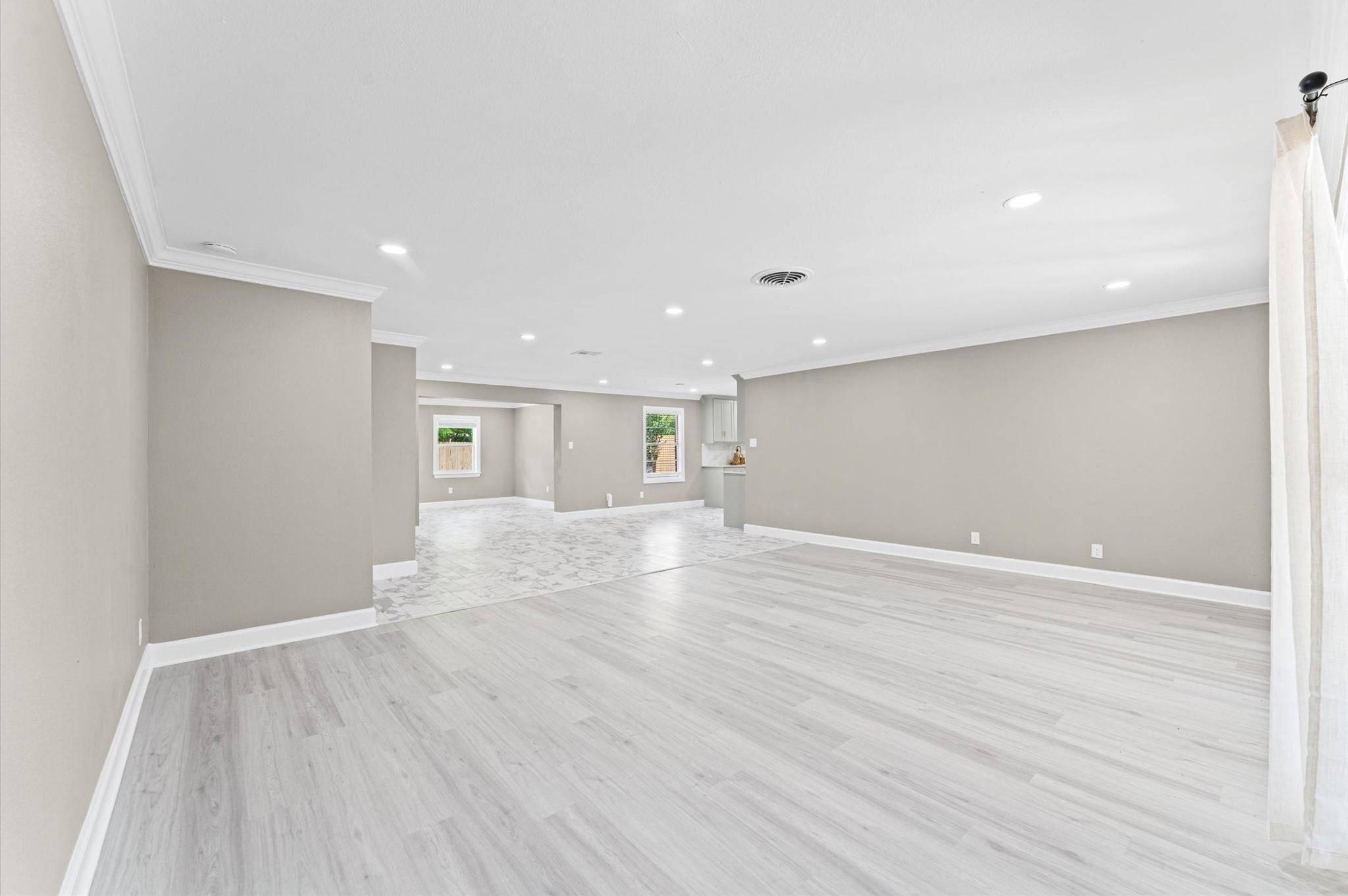 Dillon St, Houston, TX 77061 #1