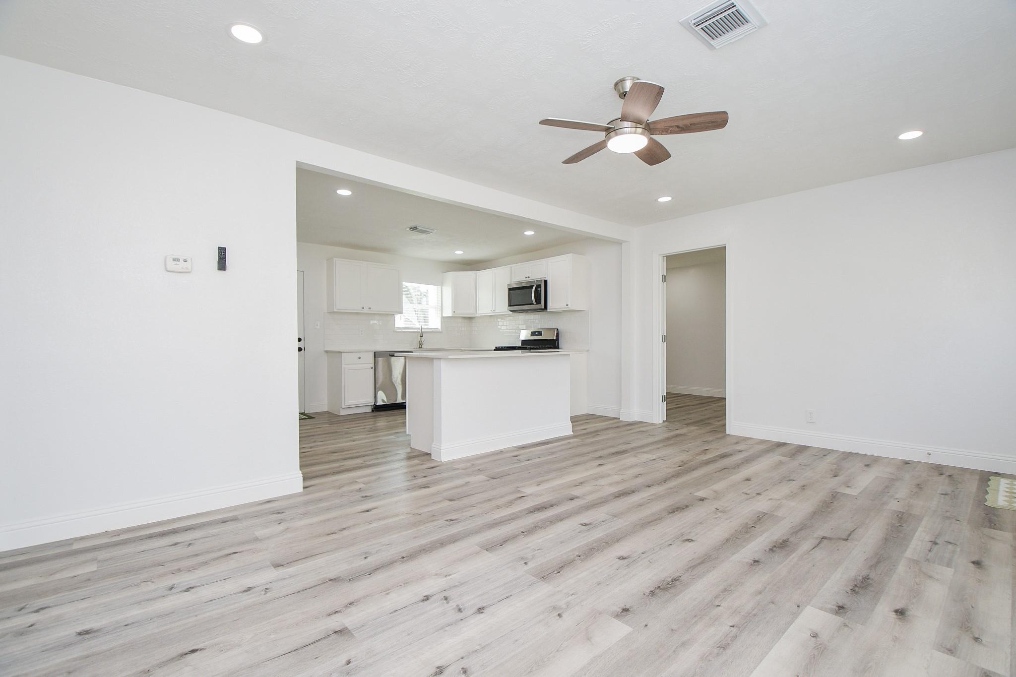 Belneath St, Houston, TX 77033 #1