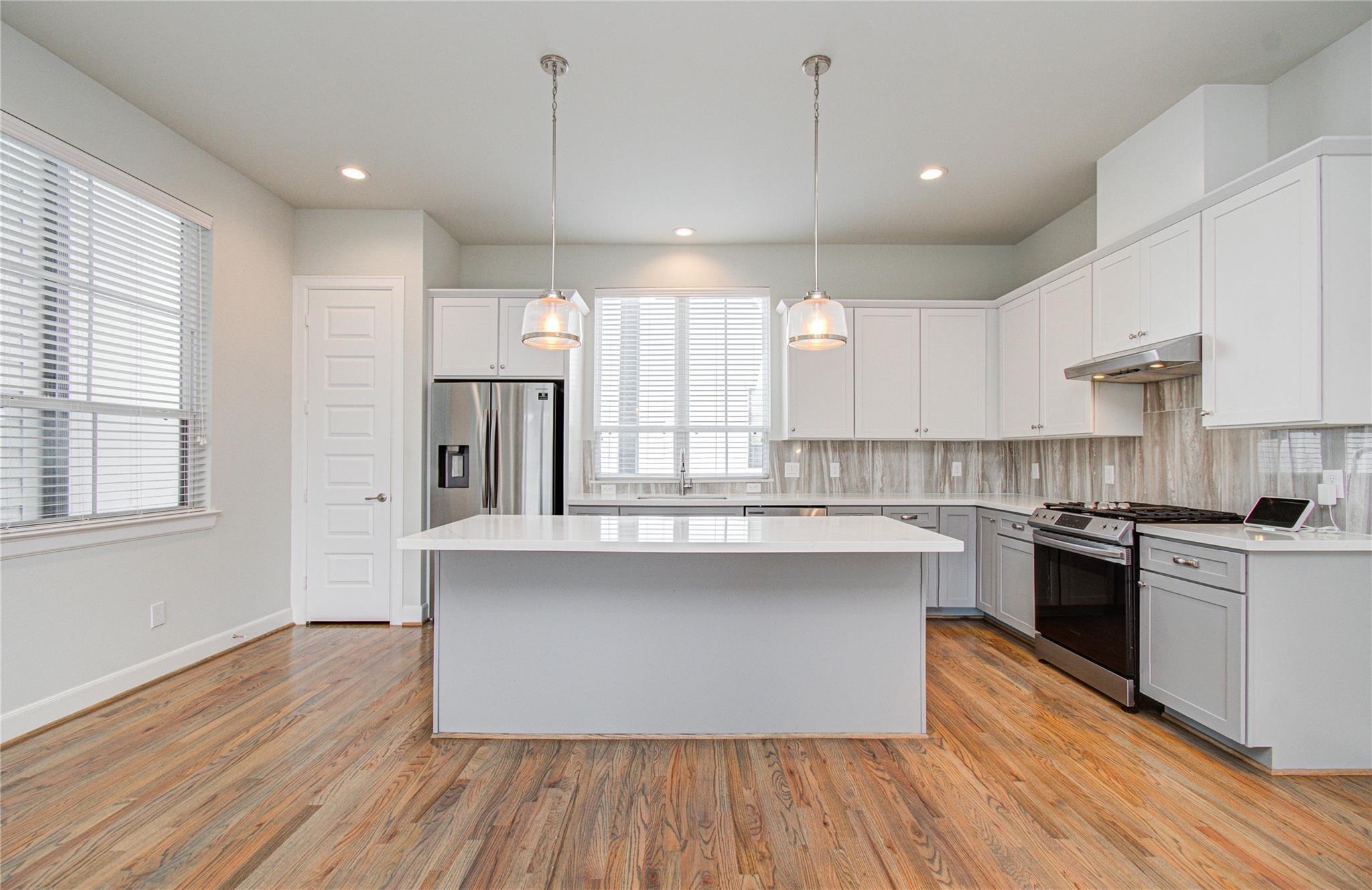 Grand Fountains Dr, Houston, TX 77054 #1