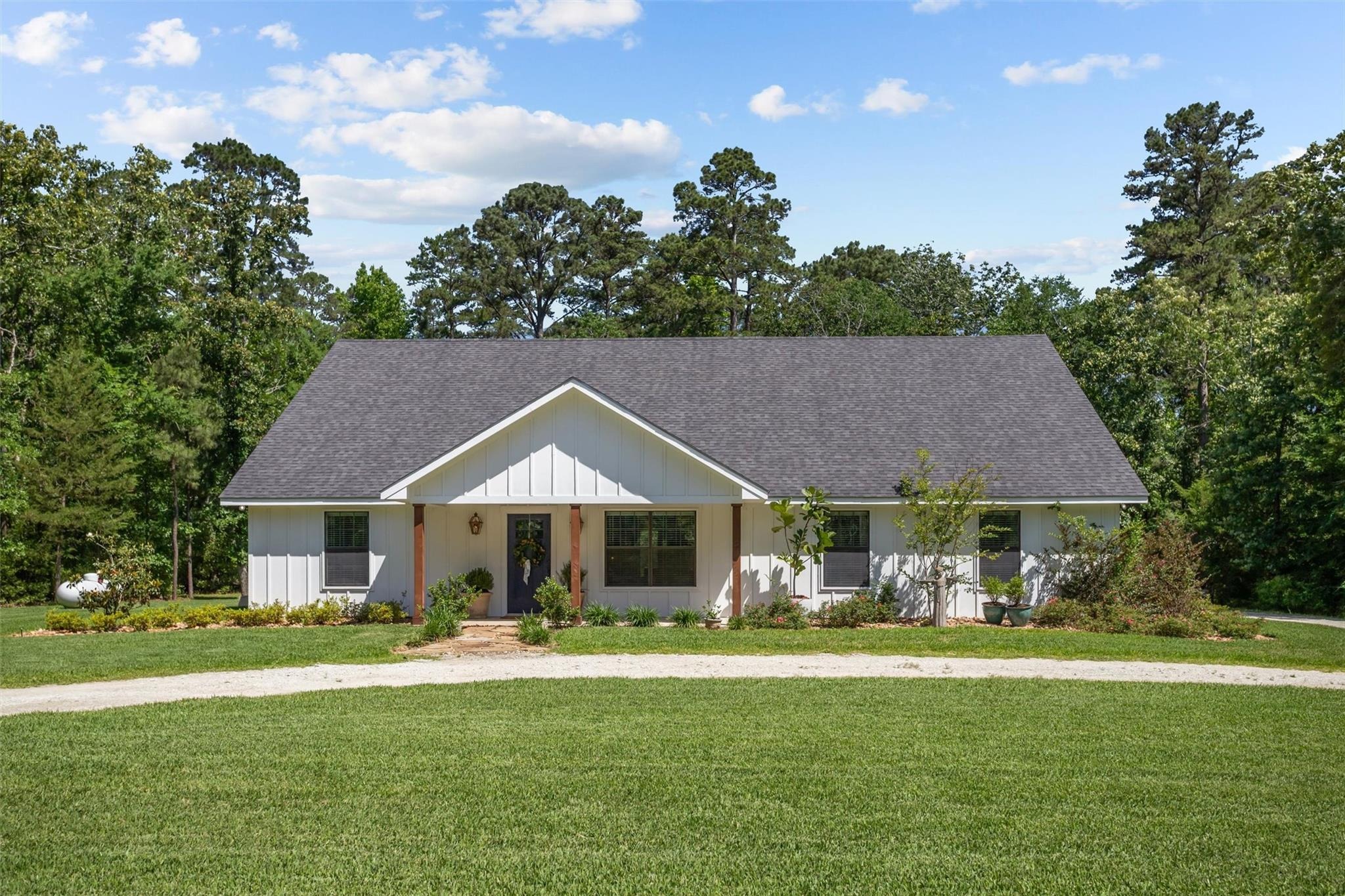 Yaupon Ln, Crockett, TX 75835