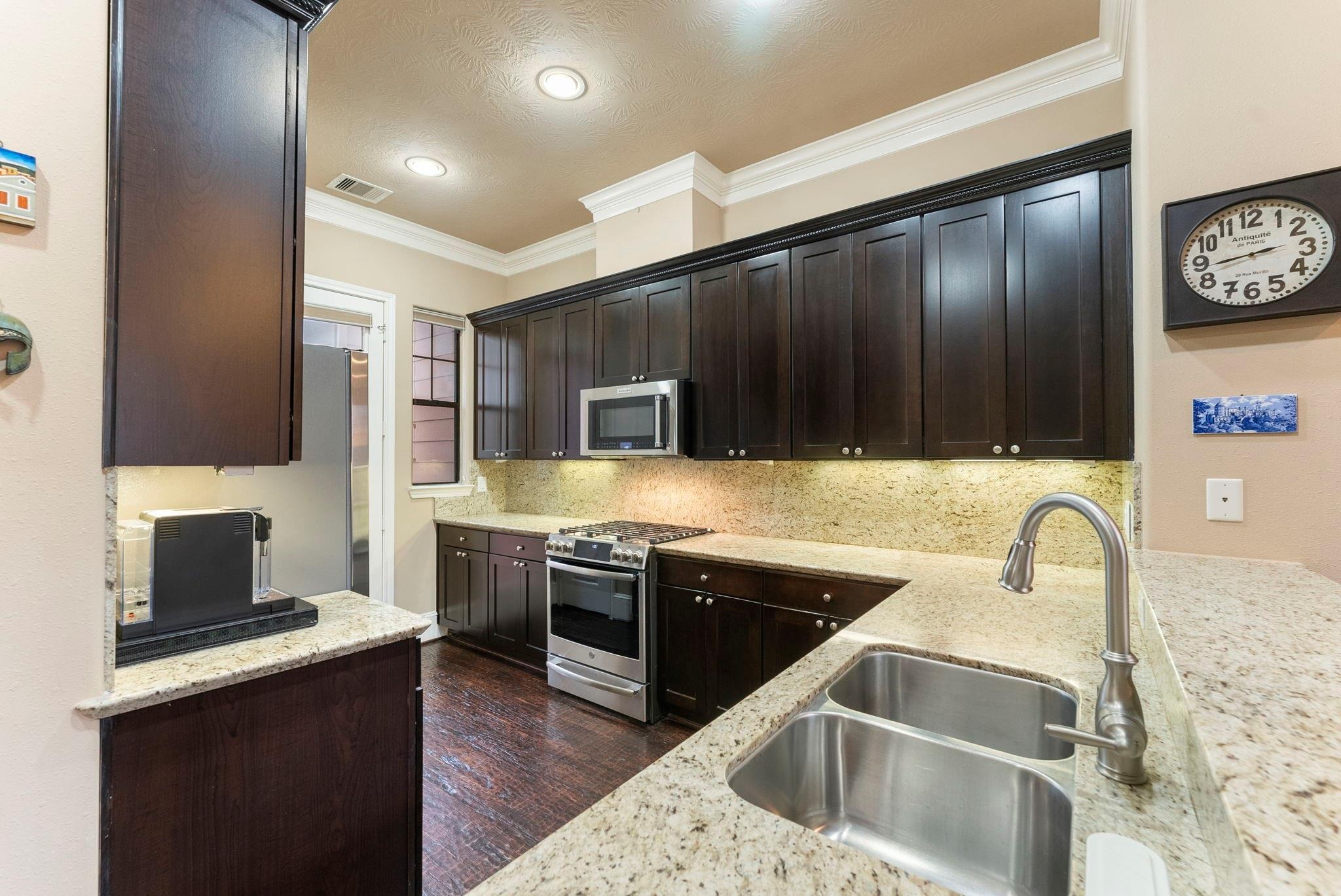 22nd St, Houston, TX 77008 #1