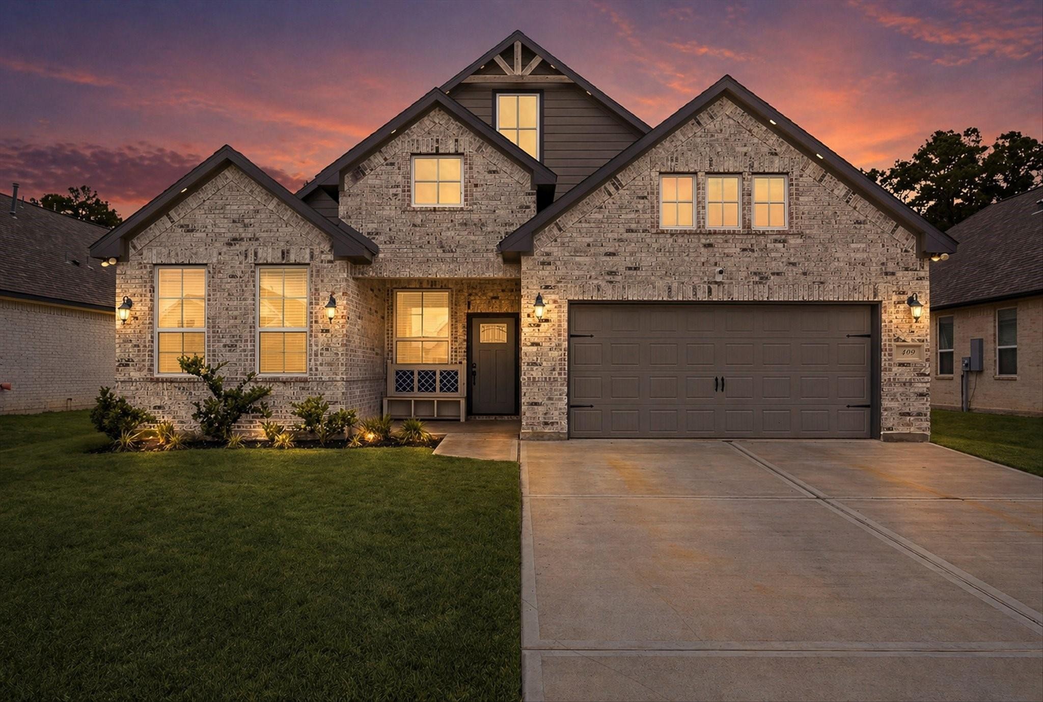 Little Spring Ct, Anahuac, TX 77514