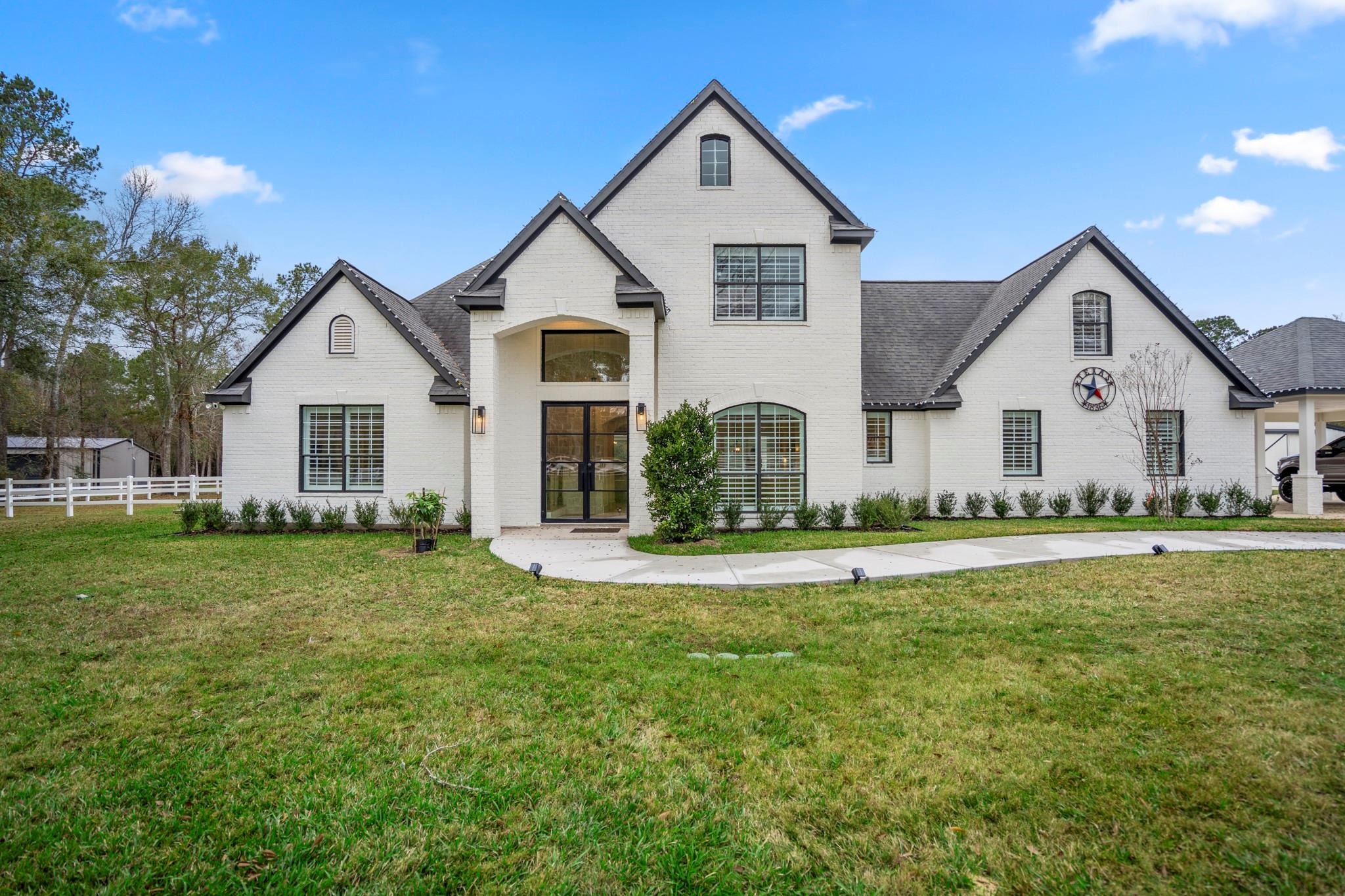 Edgewater Dr, Magnolia, TX 77354