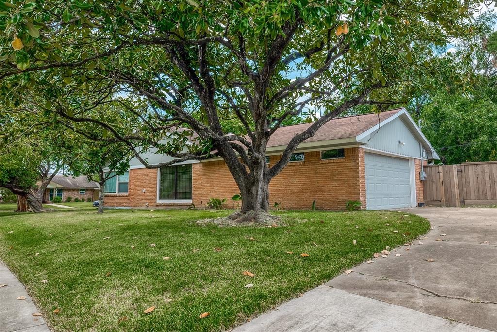 Wigton Dr, Houston, TX 77096