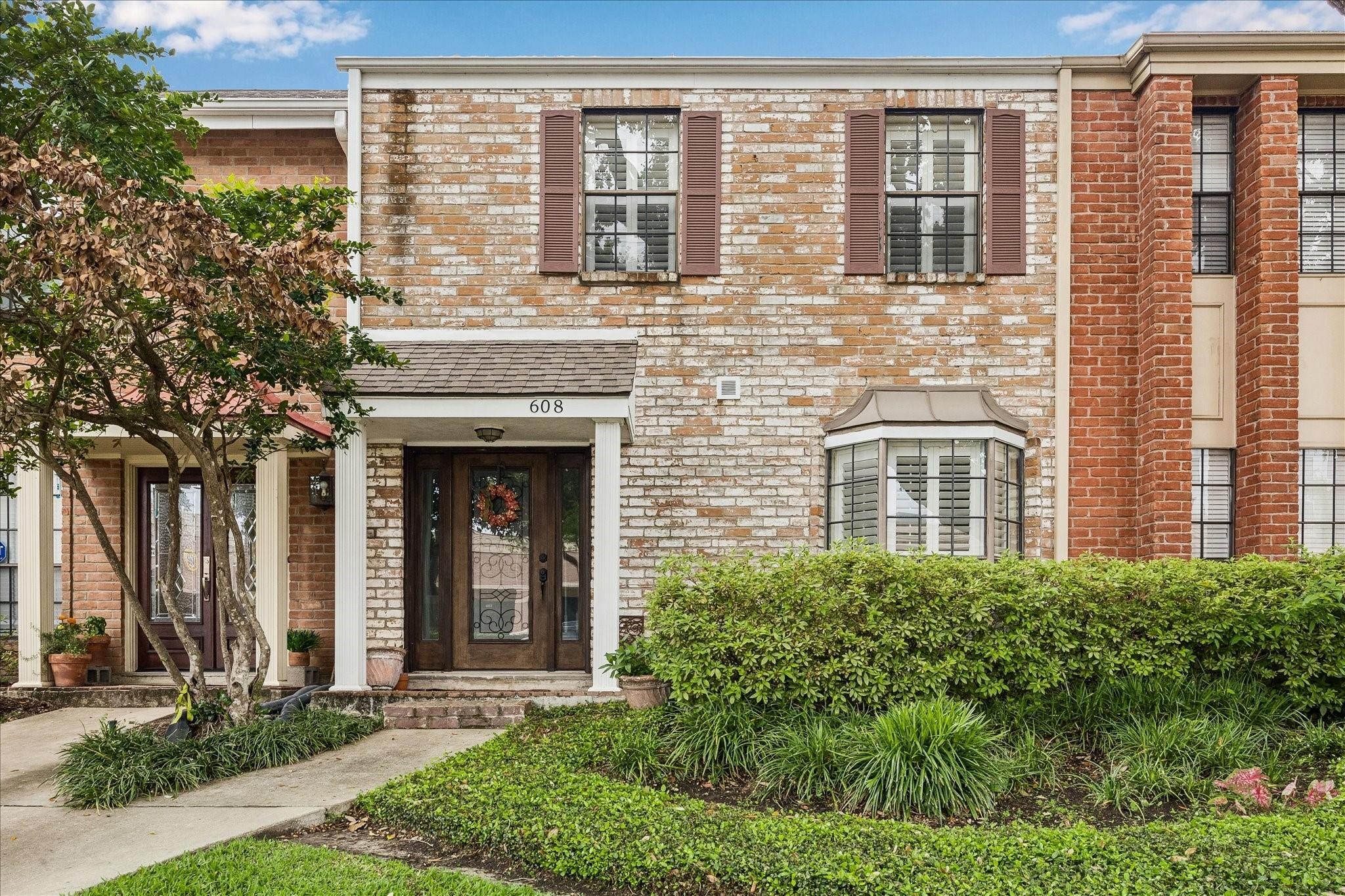 Augusta Dr, Houston, TX 77057