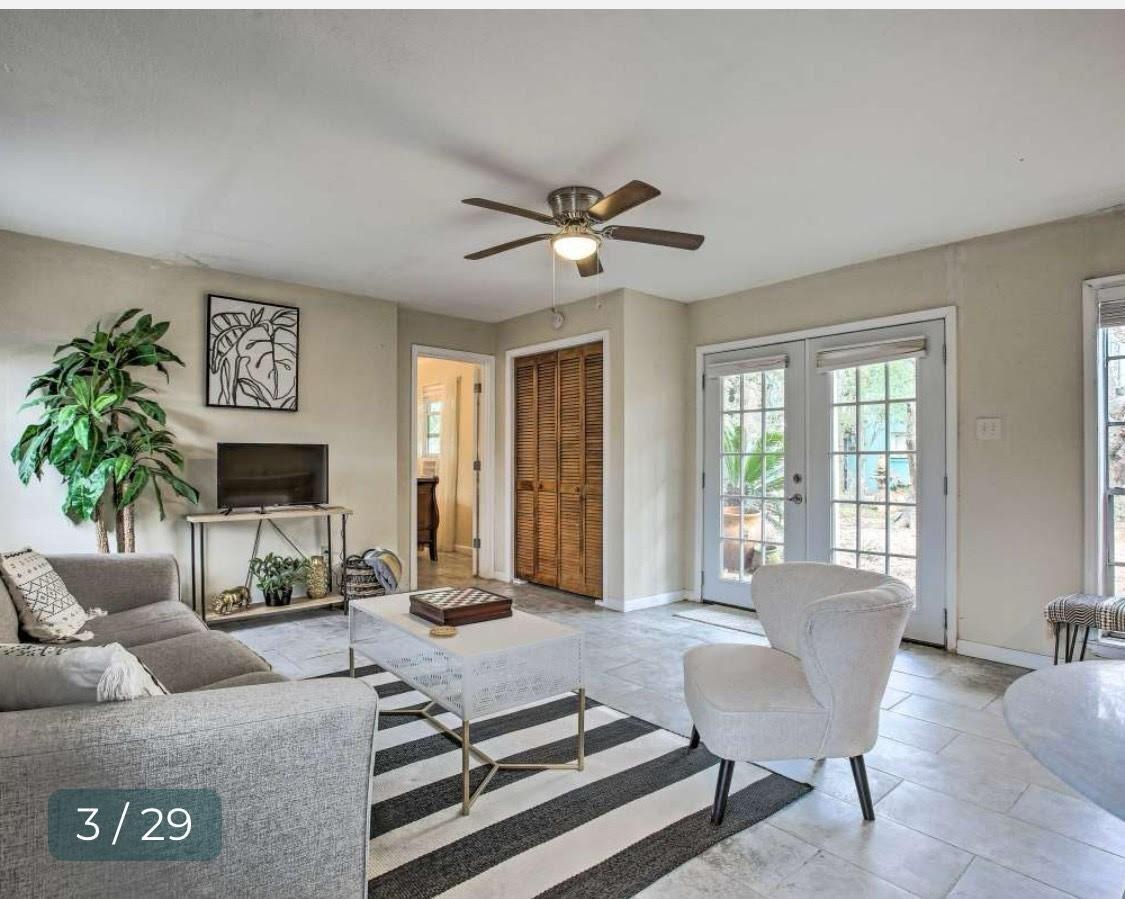 5th St, Dickinson, TX 77539