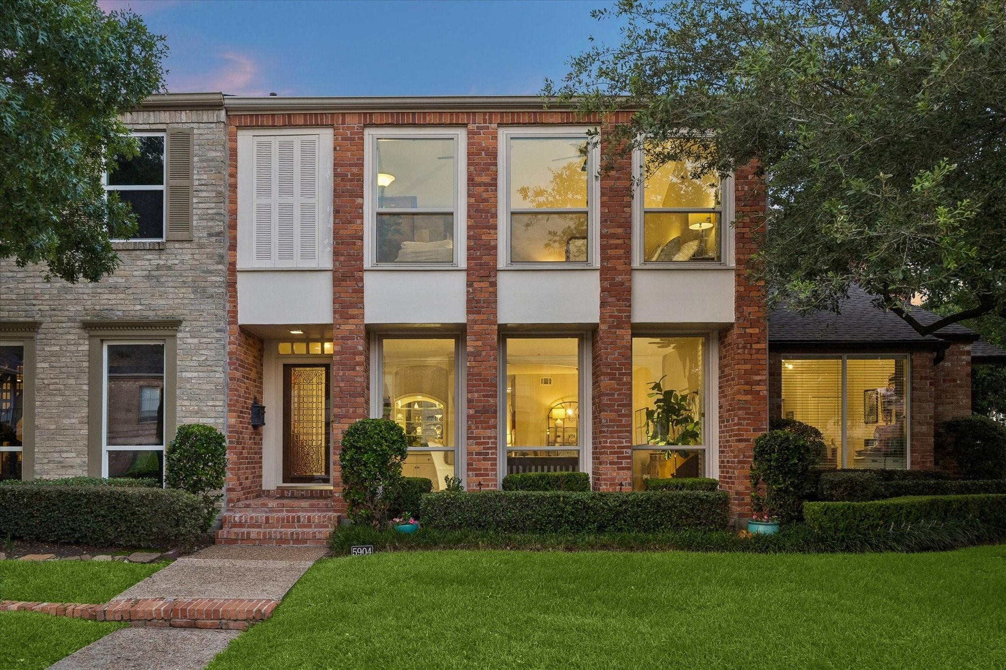 Valley Forge Dr, Houston, TX 77057
